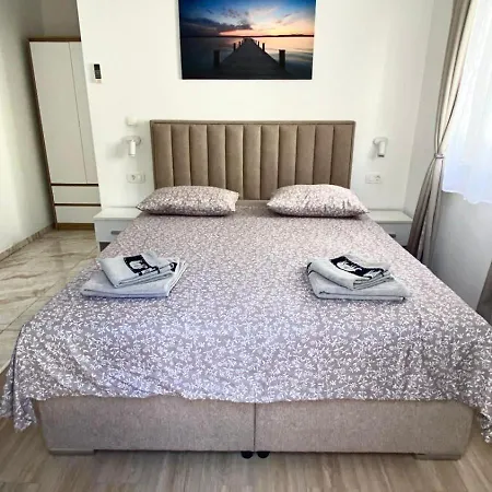 Mate Apartment *