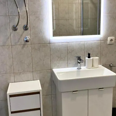 Apartment Mate